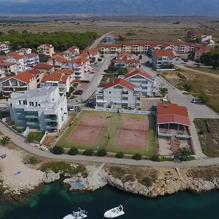 Smaragd On The * ポヴリャナ