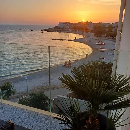 Smaragd On The * ポヴリャナ