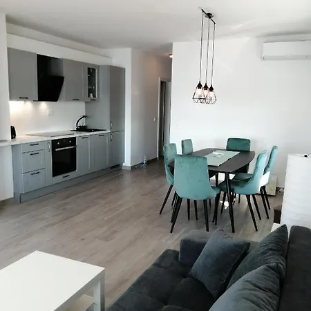 Smaragd On The ポヴリャナ