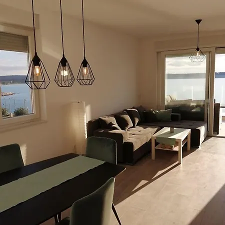 Smaragd On The Appartement Povljana