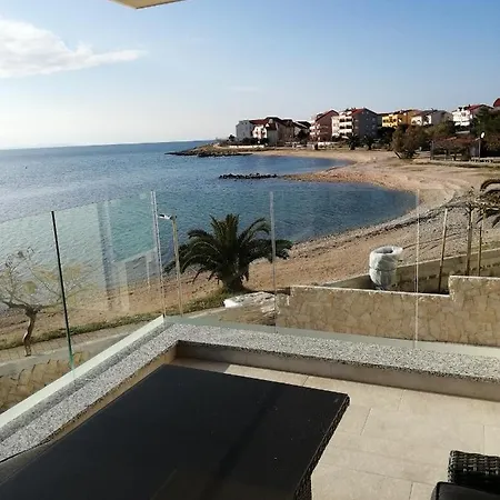 Smaragd On The アパート *