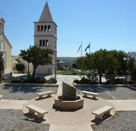 Smaragd On The アパート