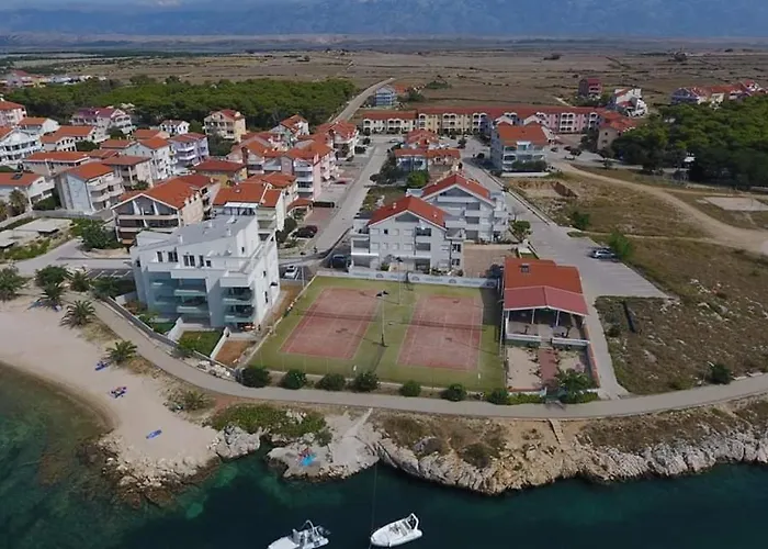 Smaragd On The * Povljana